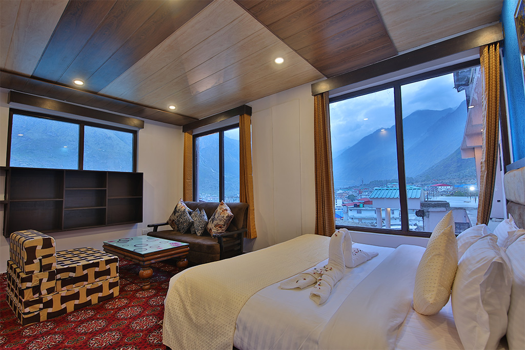Hotels in Badrinath near Temple