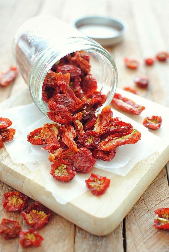 How to Use a Food Dehydrator for Dehydrating Tomato?