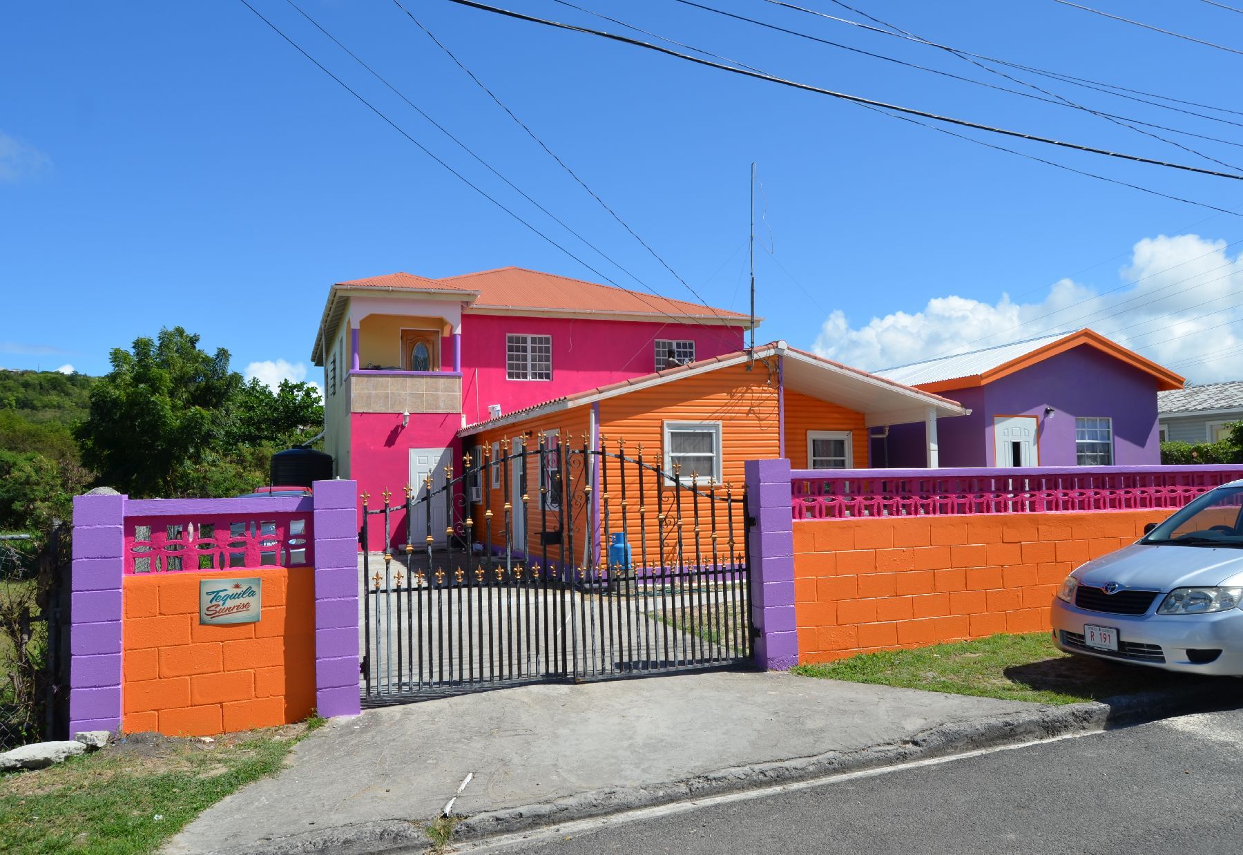 Centrally Located Vacation Cottage Rentals in Antigua and Barbuda