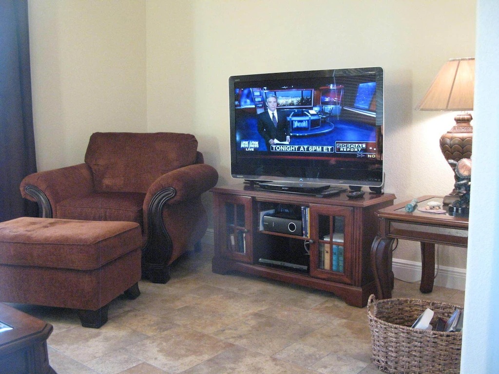 Luxury Oceanfront Vacation Home for Rent with Cayman Brac