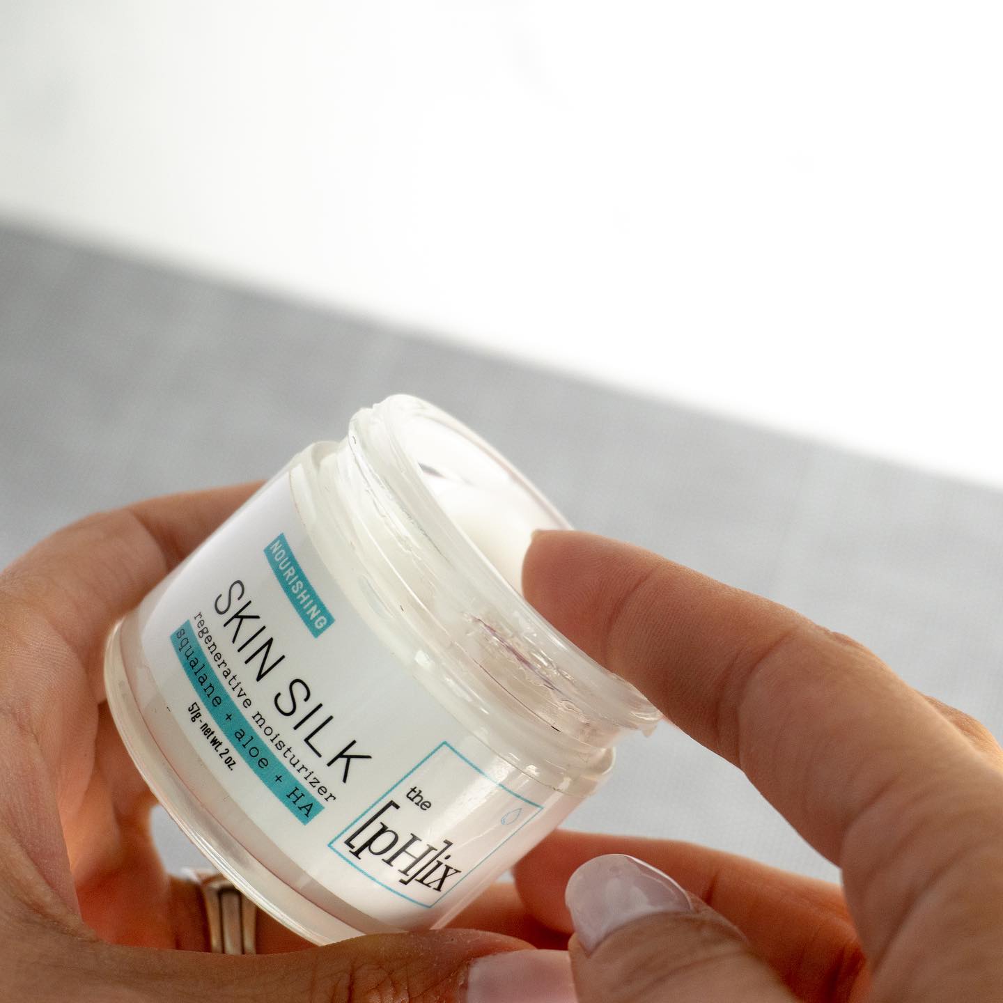 Discover the Light-Weight Silk Moisturizer for Luxurious Hydration