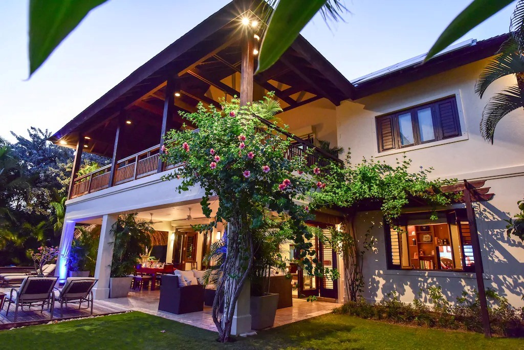 Affordable Vacation Villa Rental with Private Beach in Montego Bay