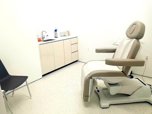 Aura Dermatology