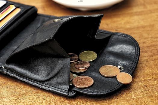 Quest To Find The Best Wallets For Men: Keep A Tight Hold On Your Credits!
