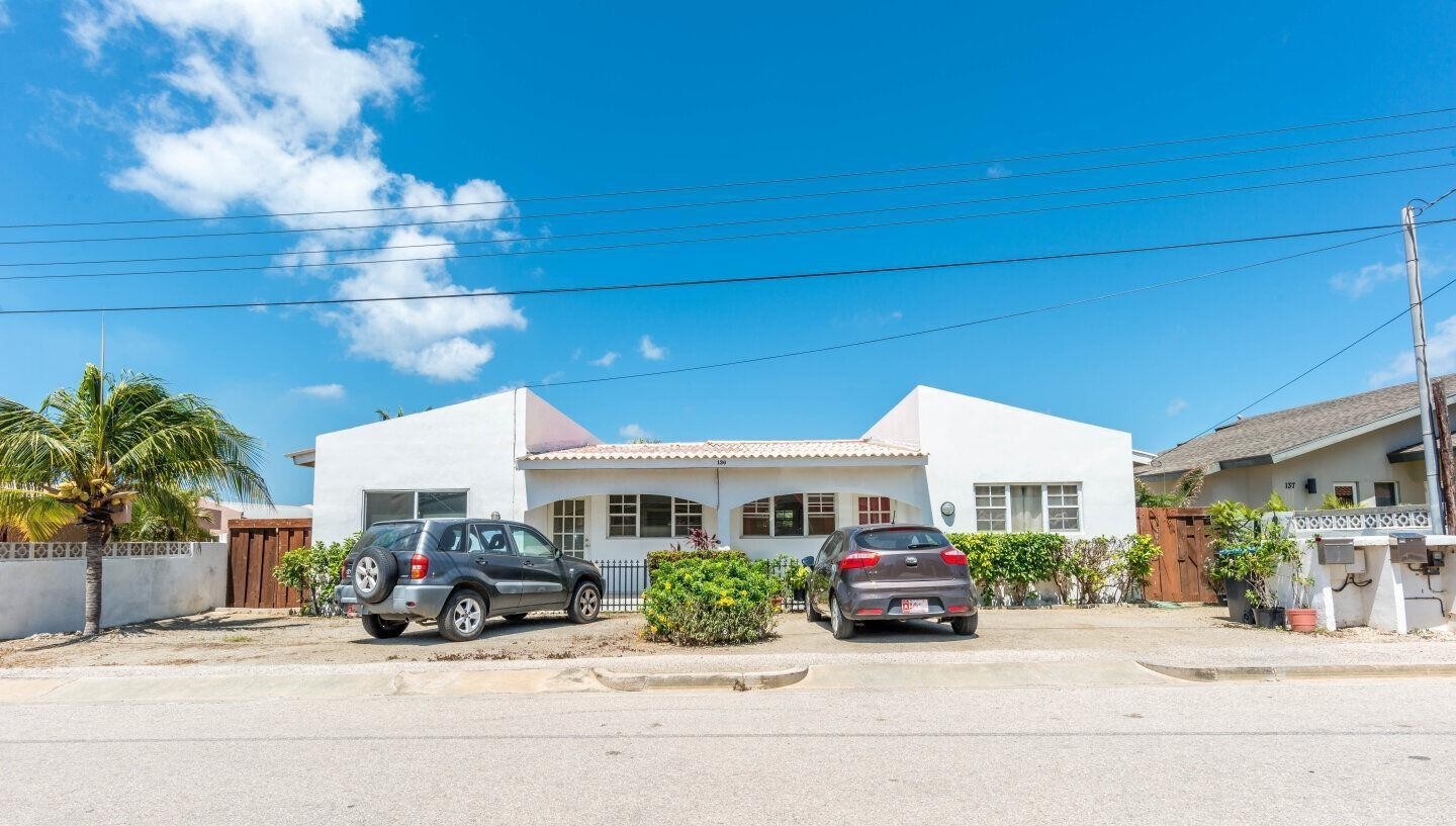 Discover the Aruba Real Estate Beachfront