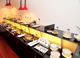 Enjoy Lunch/Dinner Buffet in Just Rs.300