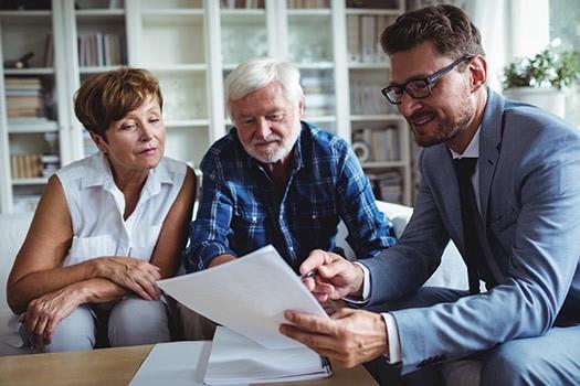 5 Reasons Seniors Should Hold Living Estate Sales