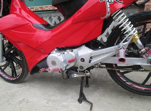 Red Honda XRM 110