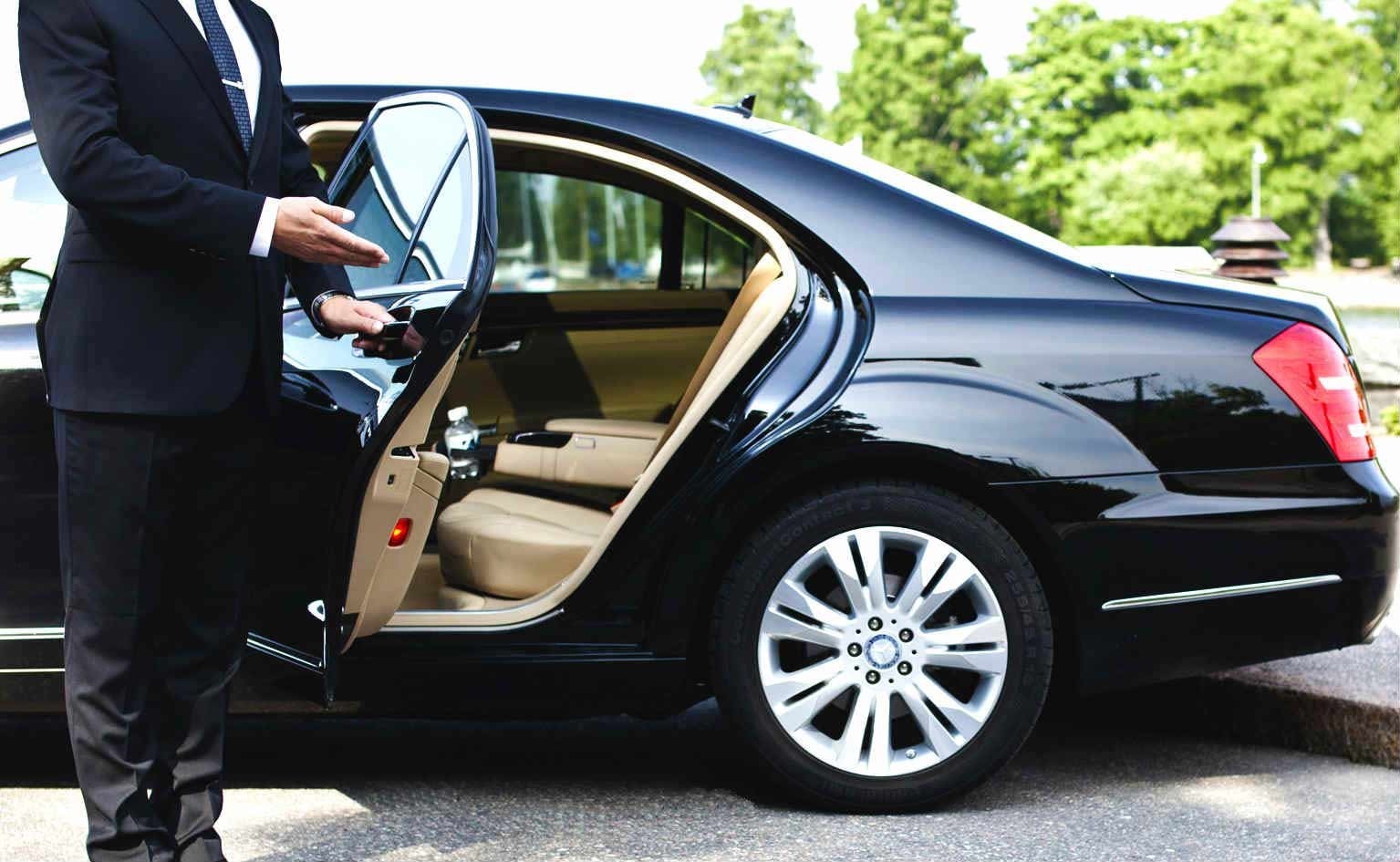 IQZ Limousine, the best limo service in Chicago
