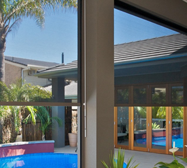 Designer Blinds & Plantations: Motorised Outdoor Blinds