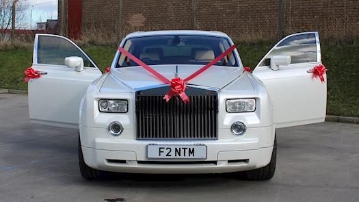 Make Your Wedding Royal With Rolls Royce
