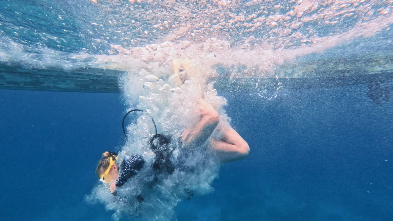 diver in cancun waters