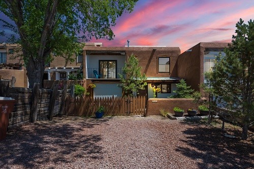Maggie Henderson, Realty One Group Concierge