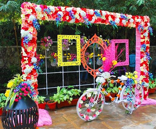 Themed Photo Booth For Your Wedding @WeddingDoers