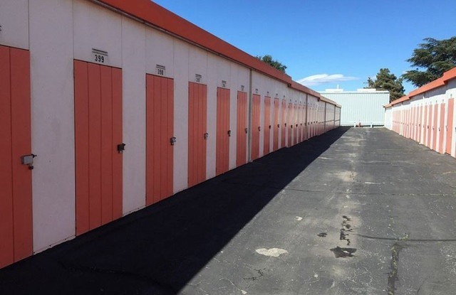 Newhall Valencia Mini Storage