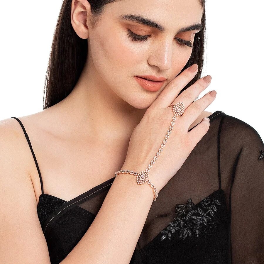 Hathpans: Adorning Your Hands with Exquisite Beauty