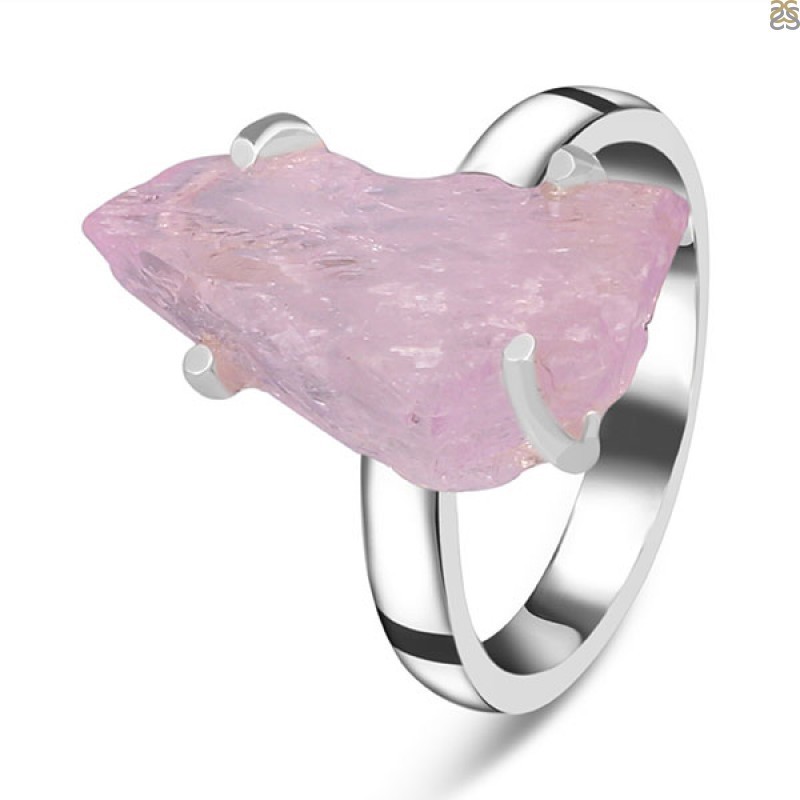 Most Trending Kunzite Ring Designs For The Bride Of 2024