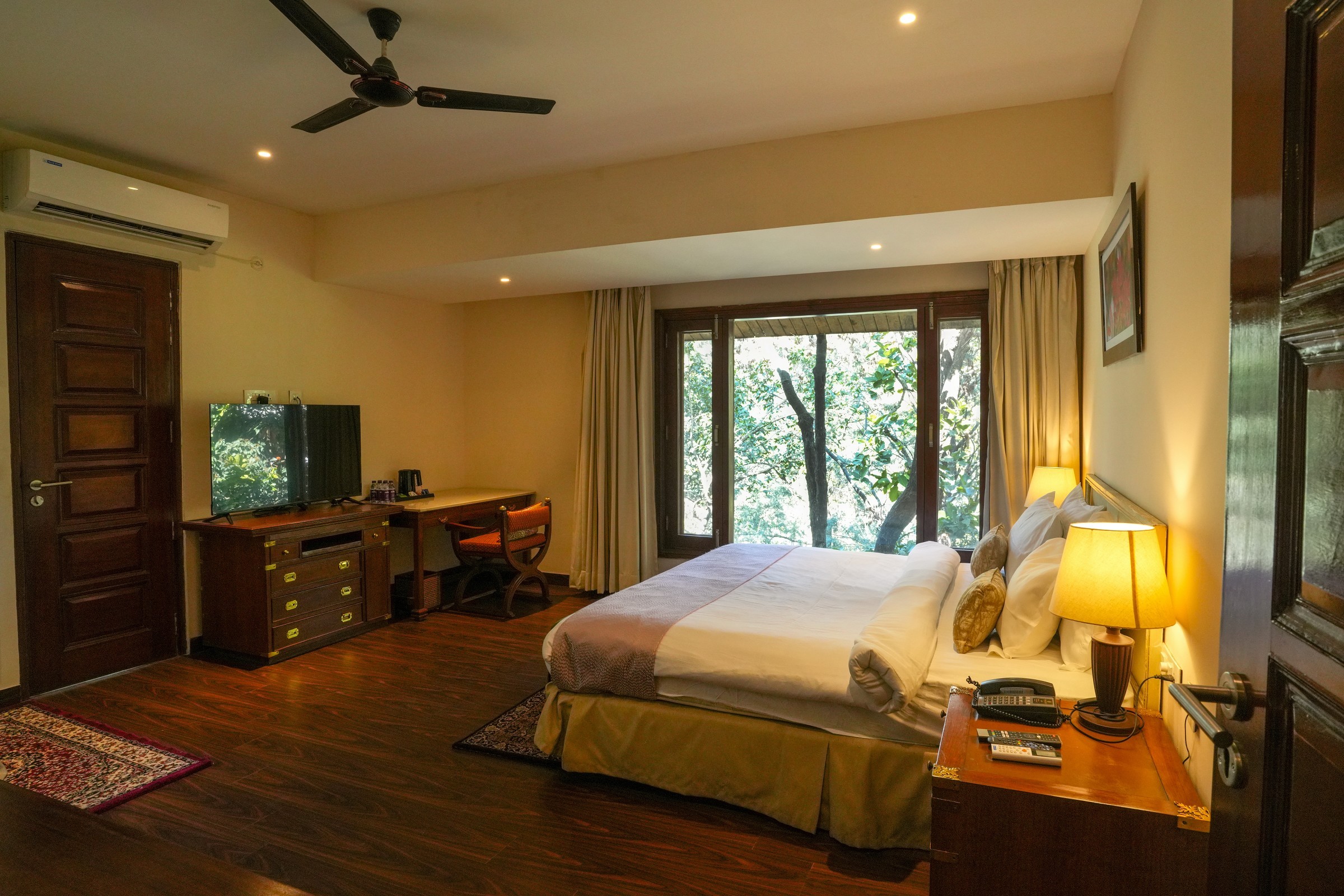 Luxury Room and suites with balcony view