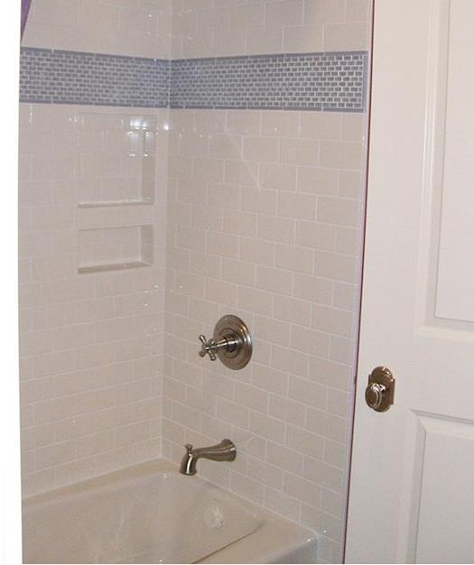 Tiled Shower and Niche