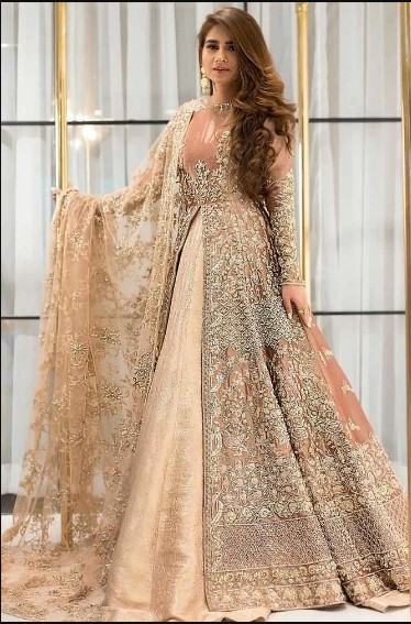 Radiant Splendor: Rania Zara UK's Exquisite Bride Mehndi Dresses