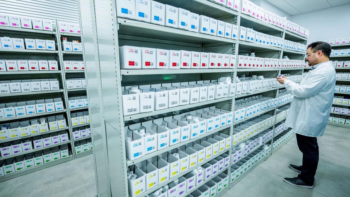 More pharmacies offer to speed prescription deliveries to customers