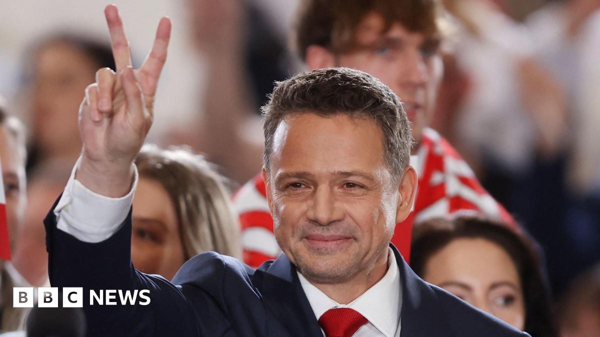 Poland election: Rafal Trzaskowski, Warsaw's liberal mayor, leads after first round