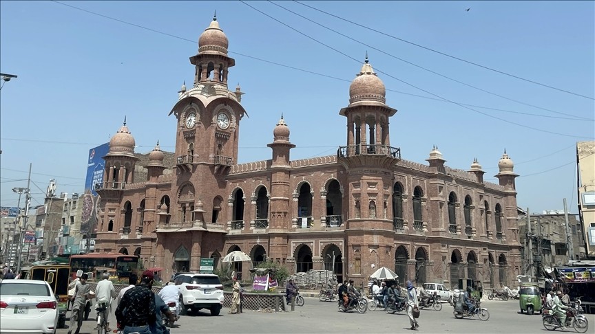 Saudi nationals no longer need visas to visit Pakistan