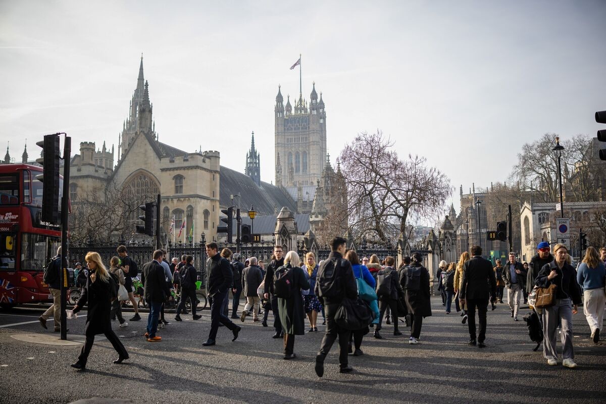 UK Proposes Tightening Visa Rules to Reduce Legal Migration