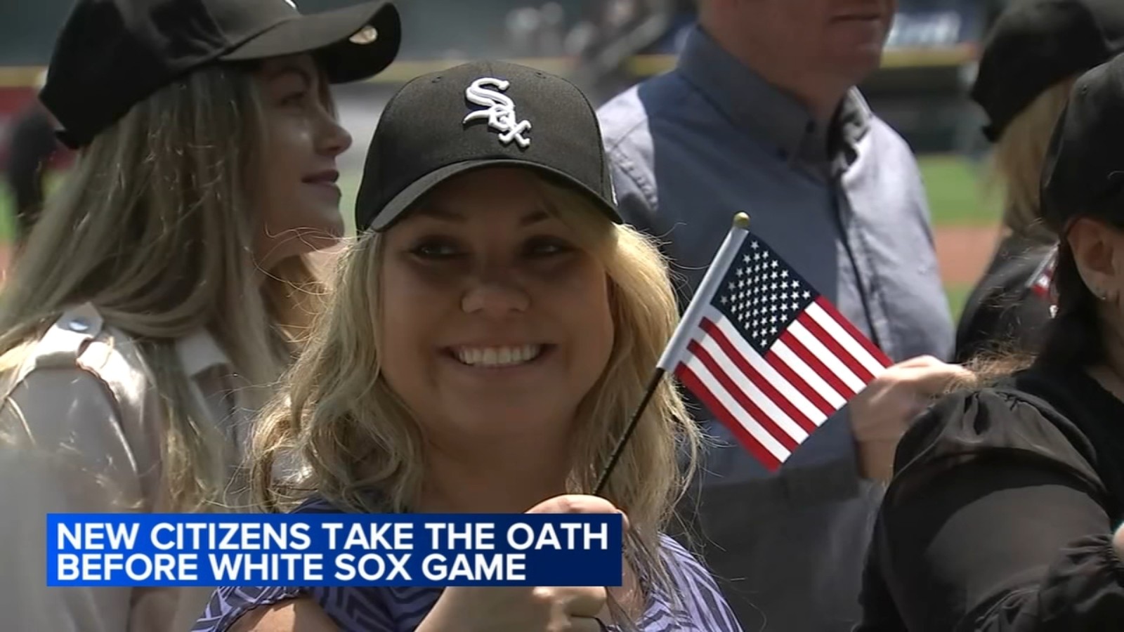 New US citizens take oath at Guaranteed Rate Field ahead of White Sox game