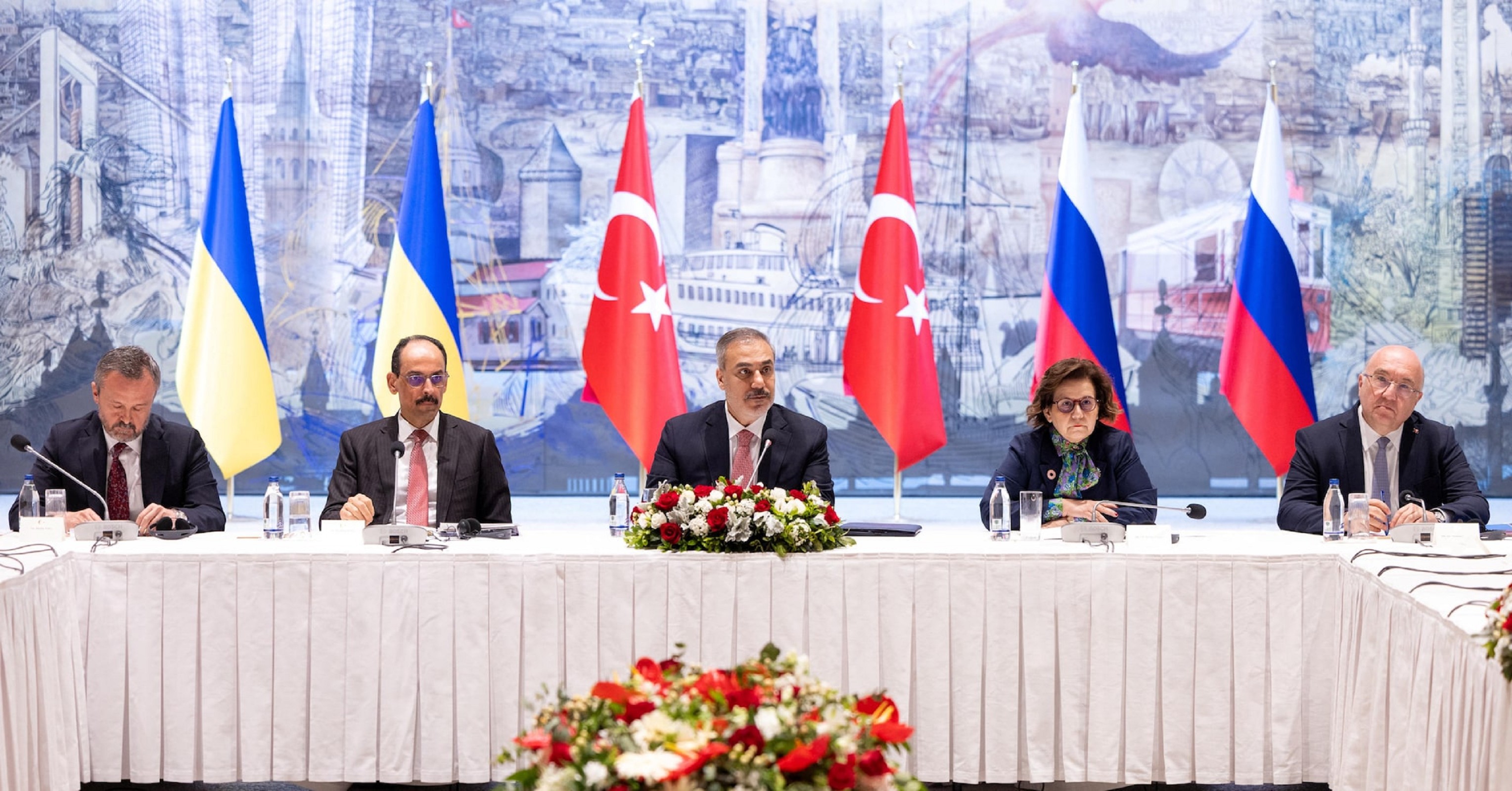 Istanbul peace talks lay bare chasm between Ukraine and Russia