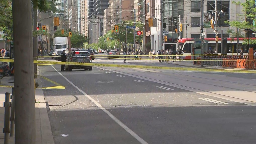 Reports of falling glass prompts Toronto police to close downtown street