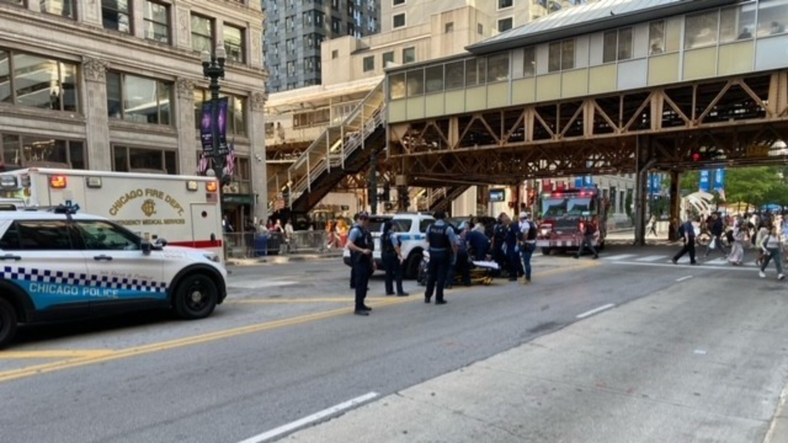 Man injured in incident outside Chicago Theatre on State Street in the Loop