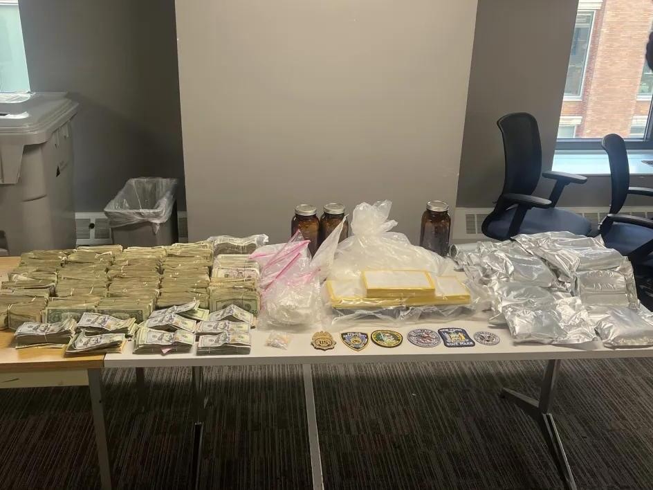 Spuyten Duyvil: Over 25 Pounds of Fentanyl and Cocaine and $100K Cash Seized in Apartment 