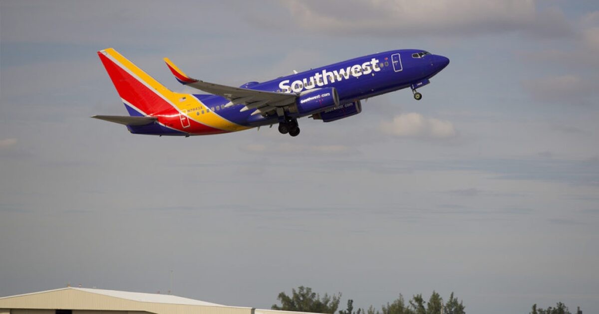 Southwest flights delayed following 'brief technology issue'
