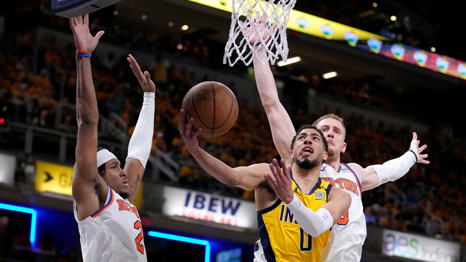 New York Knicks look to extend lead, Indiana Pacers try to even score in Game 4