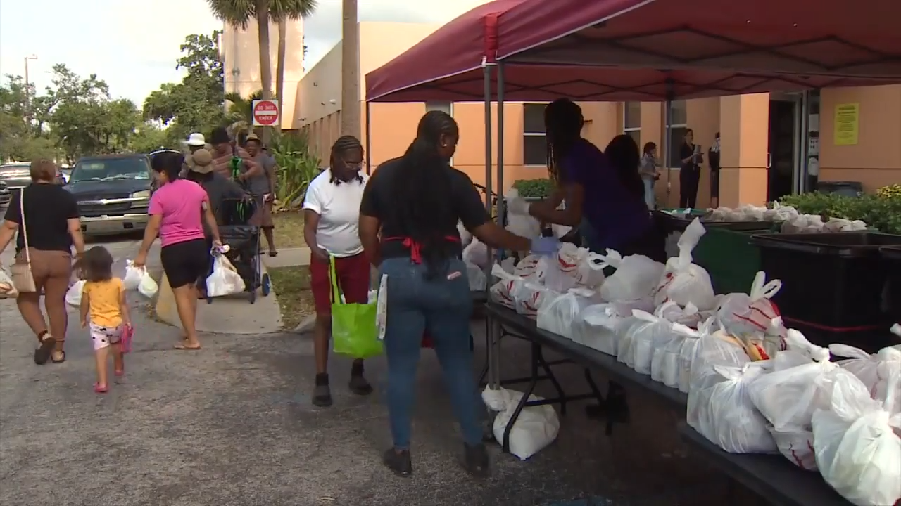Salvation Army provides fresh food to those in need in Broward County - WSVN 7News | Miami News, Weather, Sports 