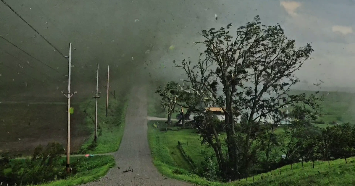 Powerful storms spawn more tornadoes, flooding in Midwest