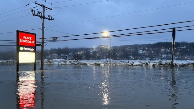 Several Quebec communities under flood watch 