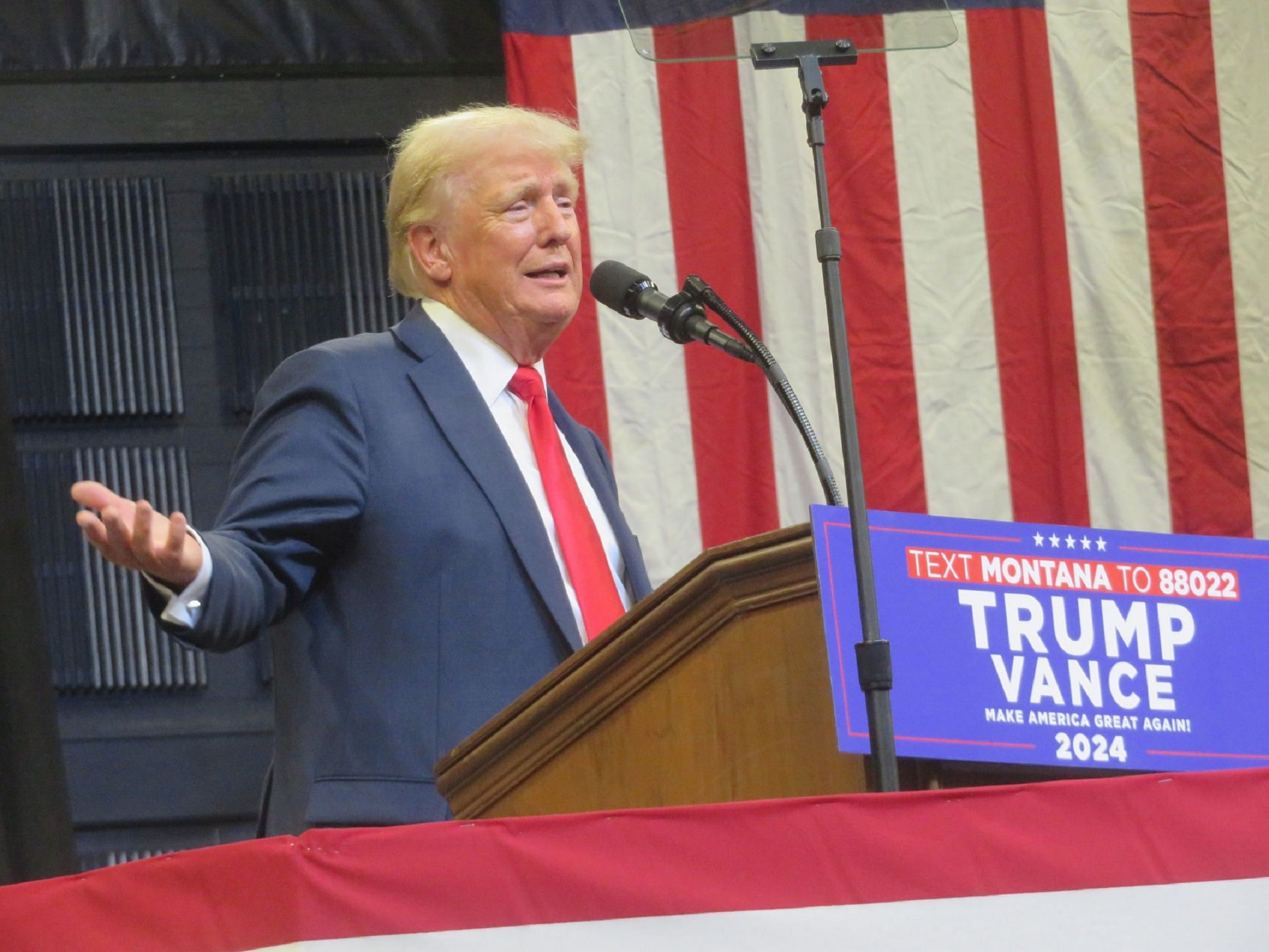 ''That is inside job again''— Internet reacts as Donald Trump's plane en route to Bozeman lands in Billings due to mechanical issues