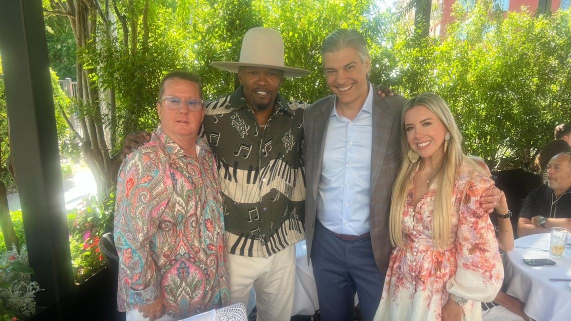 Jamie Foxx hopped into this Dallas restaurant over Easter weekend