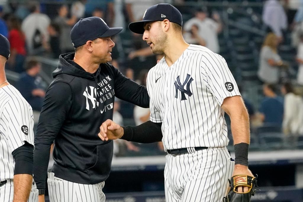 Aaron Boone shares thoughts on ex-Yankees slugger Joey Gallo's switch...
