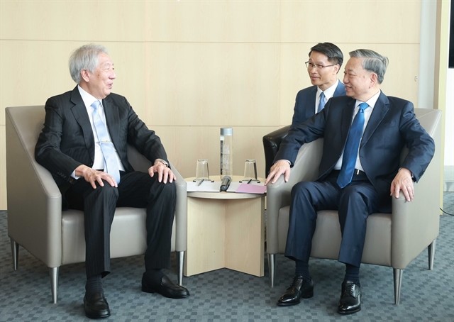 Singaporean minister looks to sci-tech, workforce training cooperation with Vi?t Nam