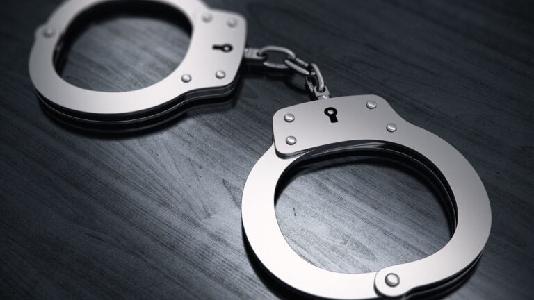 Man arrested after allegedly stabbing neighbor in neck in Worcester