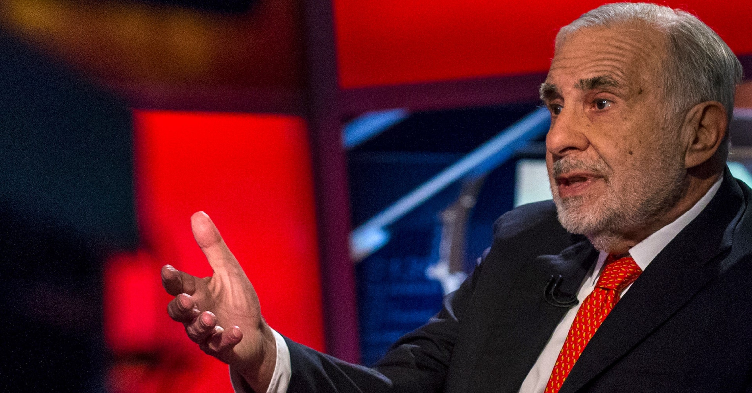 Carl Icahn has sizable stake in Caesars Entertainment, Bloomberg News reports