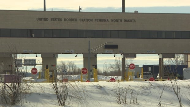 Manitoba travel to U.S. takes hit amid Trump's tariff war 